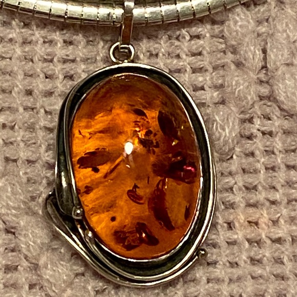 Vintage sterling silver necklace W/amber pendant - Picture 4 of 5